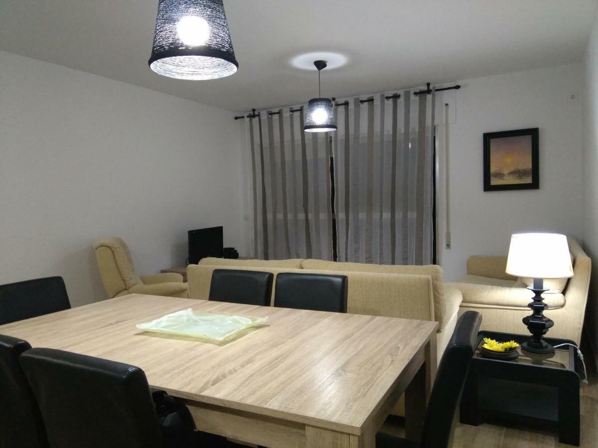 קוניל דה לה פרונטרה Chalet En Roche מראה חיצוני תמונה